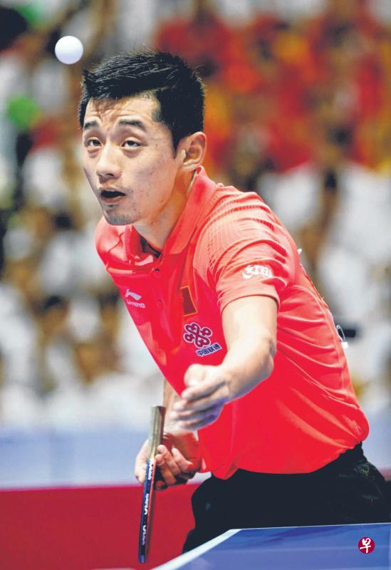 奥运冠军张继科先衰后盛,为中国队拿下关键一分。(邝启聪摄) 奥运冠军张继科先衰后盛,为中国队拿下关键一分。(邝启聪摄)