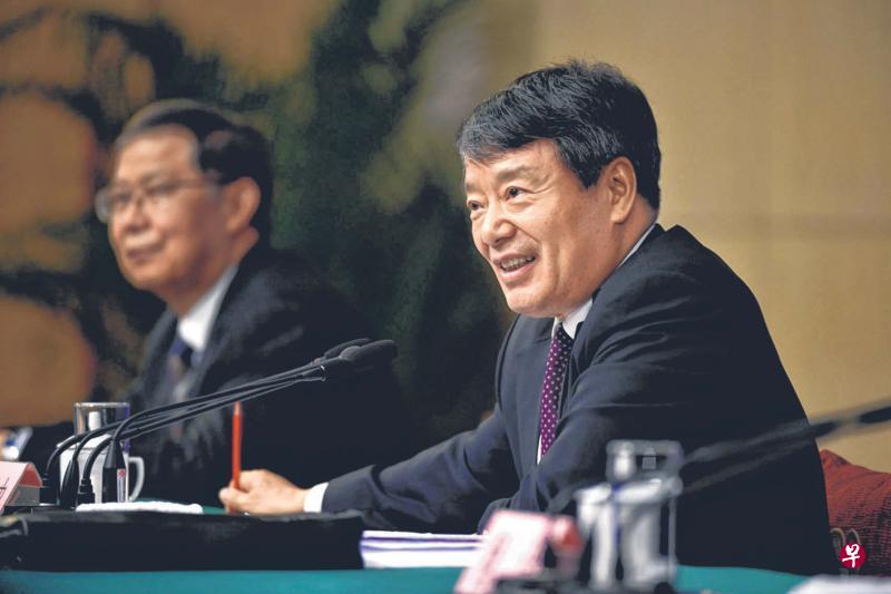 中国国家发展和改革委员会主任徐绍史在记者会上强调,中国对世界经济的作用是贡献,不是拖累。 (中新社) 中国国家发展和改革委员会主任徐绍史在记者会上强调,中国对世界经济的作用是贡献,不是拖累。 (中新社)