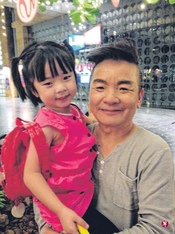 陈建彬说,现在几乎可以天天见到女儿,女儿也跟他比较亲近了。(档案照) 陈建彬说,现在几乎可以天天见到女儿,女儿也跟他比较亲近了。(档案照)