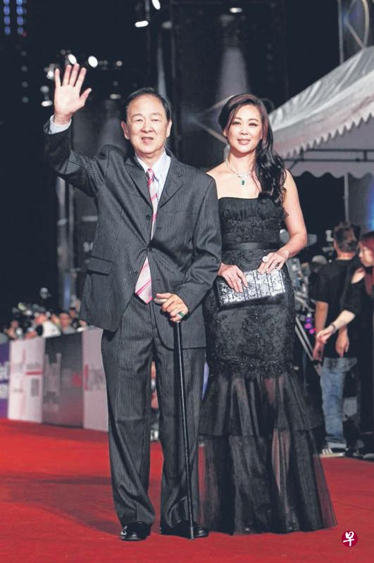 王羽和女儿王馨平曾相偕出席金马奖颁奖礼。(网络图) 王羽和女儿王馨平曾相偕出席金马奖颁奖礼。(网络图)