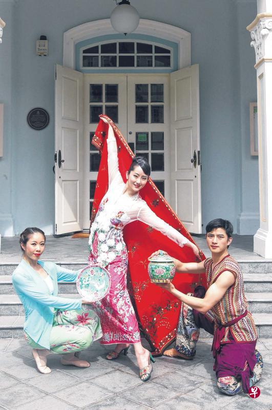 蔡适吉(中)以舞蹈推广土生华人文化。(陈福洲摄) 蔡适吉(中)以舞蹈推广土生华人文化。(陈福洲摄)