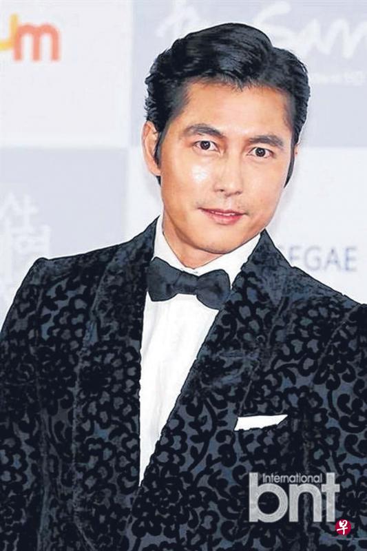 郑雨盛8年前被骗钱,因不想闹大新闻,也自认没有细心审核投资计划,所以放弃提告。 郑雨盛8年前被骗钱,因不想闹大新闻,也自认没有细心审核投资计划,所以放弃提告。