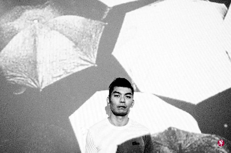 陈子谦导演在展览现场。 陈子谦导演在展览现场。