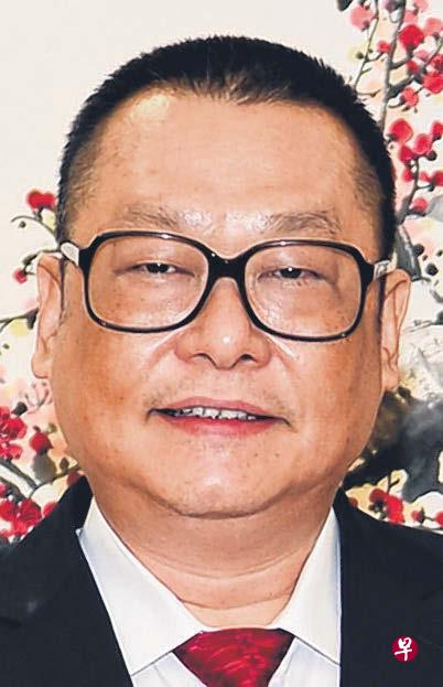 陈应春自2003年起任深圳副市长长达12年,去年深圳政府换届时,陈应春退出领导班子。 陈应春自2003年起任深圳副市长长达12年,去年深圳政府换届时,陈应春退出领导班子。