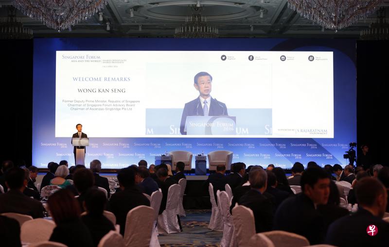 新加坡前副总理黄根成昨天在“新加坡论坛”的开场致词中,分析了本区域多项重要发展所带来的影响。(海峡时报) 新加坡前副总理黄根成昨天在“新加坡论坛”的开场致词中,分析了本区域多项重要发展所带来的影响。(海峡时报)