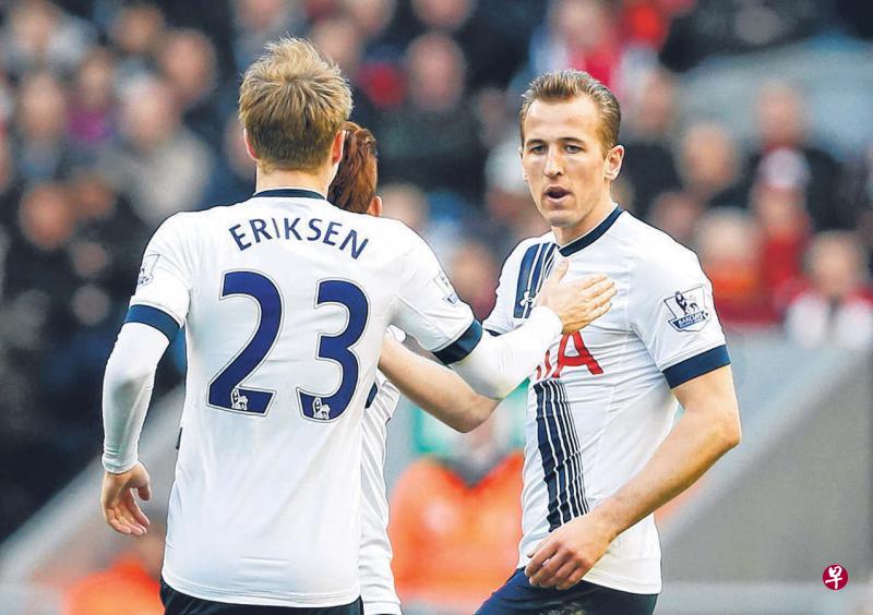 热刺前锋凯恩(右)本场再次建功,助球队带回一分。(路透社) 热刺前锋凯恩(右)本场再次建功,助球队带回一分。(路透社)