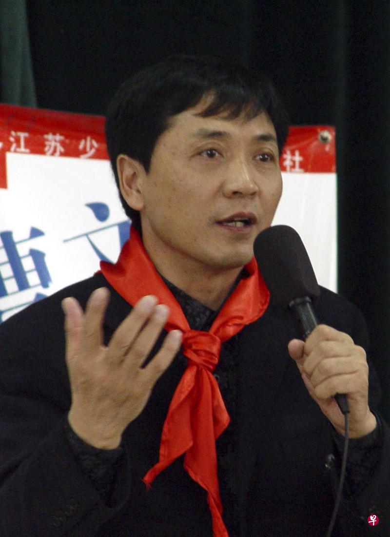 中国作家曹文轩荣膺2016年国际儿童读物联盟(IBBY)国际安徒生奖。(中新社) 中国作家曹文轩荣膺2016年国际儿童读物联盟(IBBY)国际安徒生奖。(中新社)