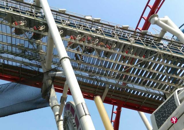 环球影城过山车昨天下午一度发生故障,乘客受困大约20分钟。(Stomp) 环球影城过山车昨天下午一度发生故障,乘客受困大约20分钟。(Stomp)