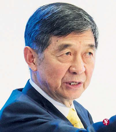 中国前驻法国大使吴建民(左)和《环球时报》总编辑胡锡进在网络舆论场上掀起一场口水战。 (中新社) 中国前驻法国大使吴建民(左)和《环球时报》总编辑胡锡进在网络舆论场上掀起一场口水战。 (中新社)