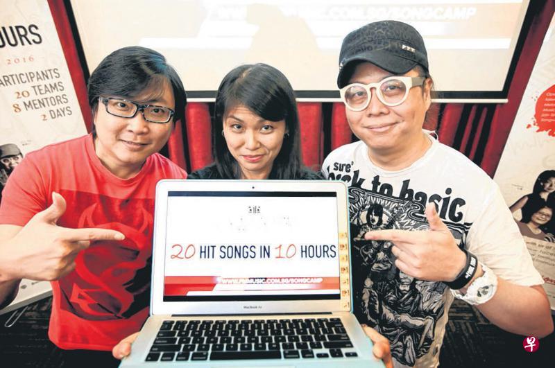 林倛玉(左起)、小寒和黄韵仁为创办的齐天音乐学院10周年举办“歌词曲创作营”活动。 林倛玉(左起)、小寒和黄韵仁为创办的齐天音乐学院10周年举办“歌词曲创作营”活动。