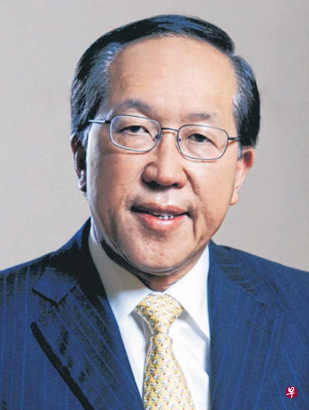 曾任新传媒集团总裁的黄源荣(左)今年7月将接过张铭坚(右)的棒子,出任新传媒主席。(新传媒提供) 曾任新传媒集团总裁的黄源荣(左)今年7月将接过张铭坚(右)的棒子,出任新传媒主席。(新传媒提供)