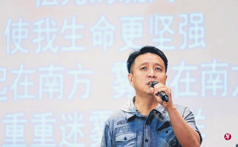 蔡忆仁发现年轻人唱新谣歌曲,更容易拉近新谣与台下学生的距离,因为年轻人会以自己的方式诠释新谣。(档案照) 蔡忆仁发现年轻人唱新谣歌曲,更容易拉近新谣与台下学生的距离,因为年轻人会以自己的方式诠释新谣。(档案照)