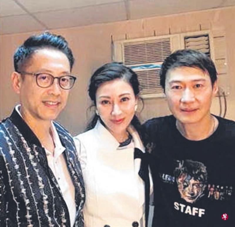 黎明(右起)与旧爱李嘉欣及其夫婿许晋亨合影。 黎明(右起)与旧爱李嘉欣及其夫婿许晋亨合影。