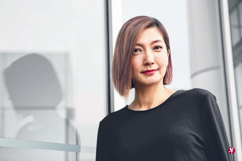 黄碧仁(47岁,本地艺人) 黄碧仁(47岁,本地艺人)