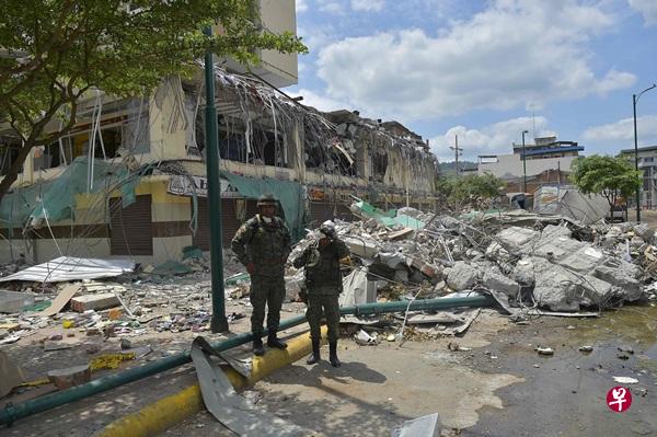 厄瓜多尔近万栋建筑在地震中被毁。(法新社) 厄瓜多尔近万栋建筑在地震中被毁。(法新社)