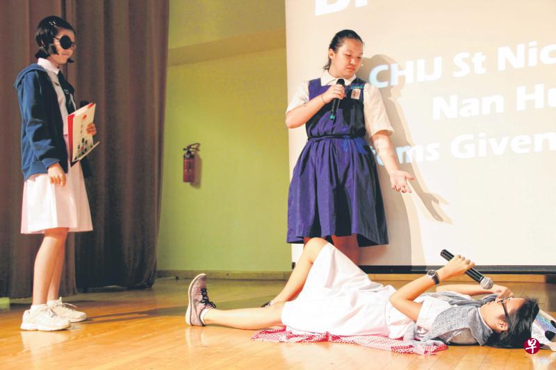 故事戏剧盒表演有六个主题,各校分别用中英文演绎了六则东西方经典故事。 故事戏剧盒表演有六个主题,各校分别用中英文演绎了六则东西方经典故事。