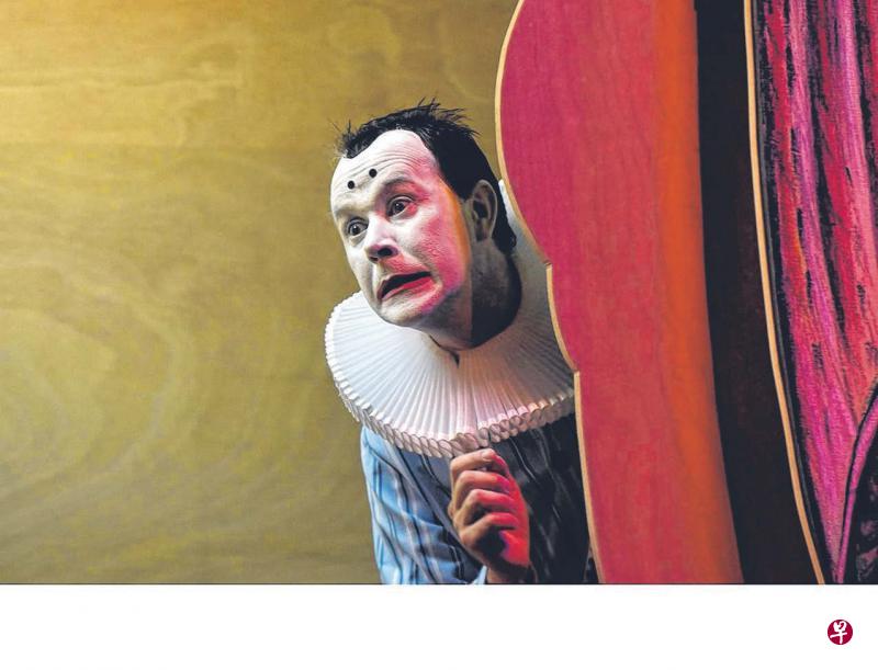 朗·贝尔-威尔在《理查三世》中的扮相。 朗·贝尔-威尔在《理查三世》中的扮相。