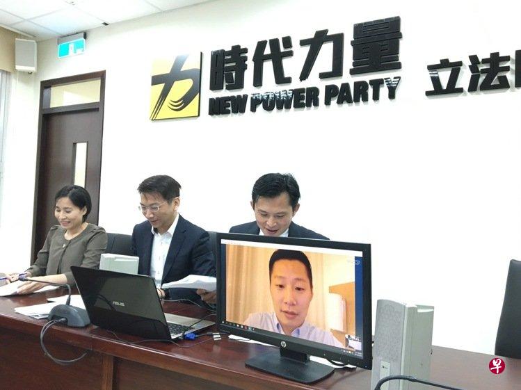 台湾时代力量立法院党团,上午与正在日内瓦参与WHA的时力立委林昶佐“即时连线”。记者周佑政/摄影 台湾时代力量立法院党团,上午与正在日内瓦参与WHA的时力立委林昶佐“即时连线”。记者周佑政/摄影