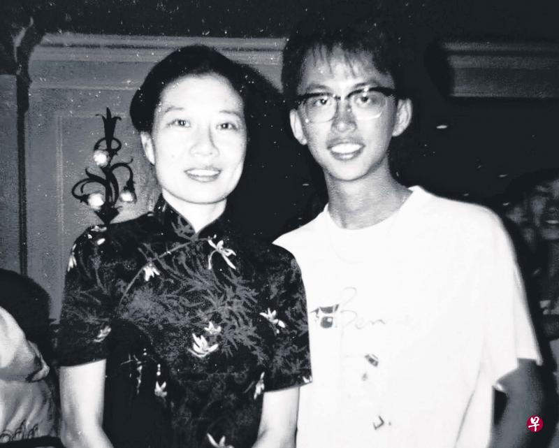 学生时代的吴庆康有幸与亦舒见过一面。(吴庆康提供) 学生时代的吴庆康有幸与亦舒见过一面。(吴庆康提供)