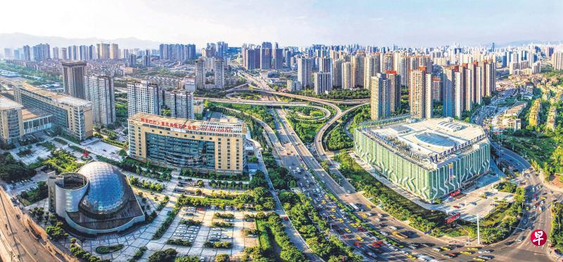 重庆市九龙坡区投资环境越来越好,吸引着越来越多的外来人才。图为重庆市留学生创业园一角。(于龙摄) 重庆市九龙坡区投资环境越来越好,吸引着越来越多的外来人才。图为重庆市留学生创业园一角。(于龙摄)