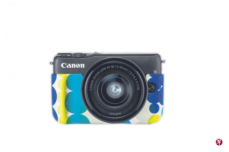 EOS M10小巧相机操作简单,用户能快速上手拍出让人满意的照片。 EOS M10小巧相机操作简单,用户能快速上手拍出让人满意的照片。