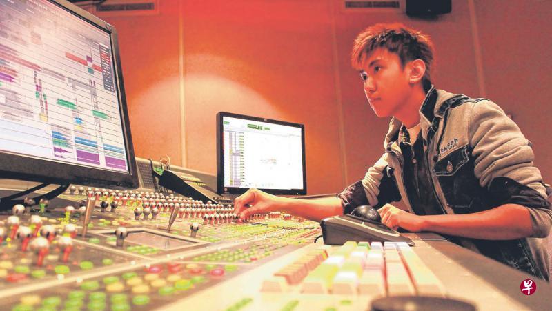 苏稳璋自掏腰包制作华语专辑,希望更多人听到本地创作。 苏稳璋自掏腰包制作华语专辑,希望更多人听到本地创作。