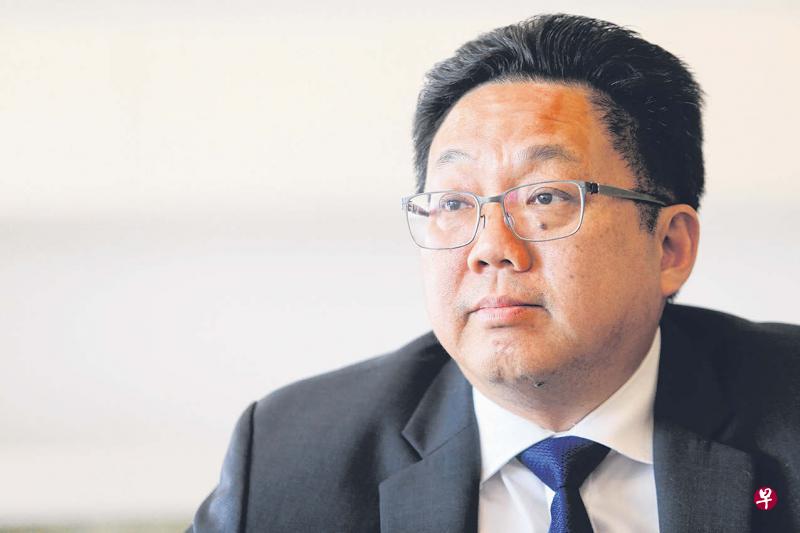 当初设下的控制成本目标,最后都达标了。我们能做得更好吗?也许吧。但我很荣幸这五年来跟海皇轮船团队并肩作战。这五年来我也学到很多。——伍逸松 当初设下的控制成本目标,最后都达标了。我们能做得更好吗?也许吧。但我很荣幸这五年来跟海皇轮船团队并肩作战。这五年来我也学到很多。——伍逸松