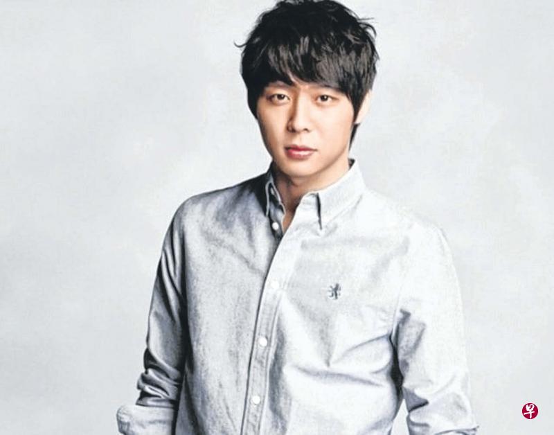 →朴有天以精湛演技加上深情形象,成为女粉丝心中的优质男星。(微博图) →朴有天以精湛演技加上深情形象,成为女粉丝心中的优质男星。(微博图)