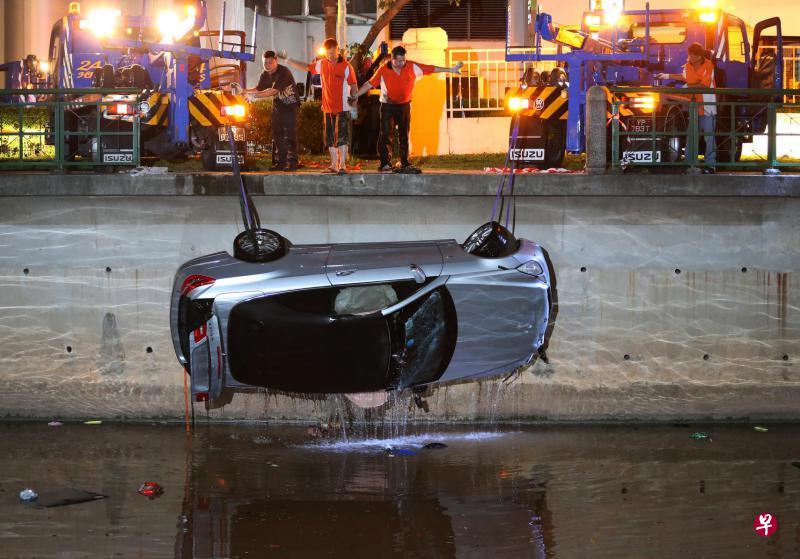 验尸庭昨天就母女坠入亚历山大水道案件展开研讯,负责调查的警员认为事件是人为疏忽造成的。(档案照片) 验尸庭昨天就母女坠入亚历山大水道案件展开研讯,负责调查的警员认为事件是人为疏忽造成的。(档案照片)