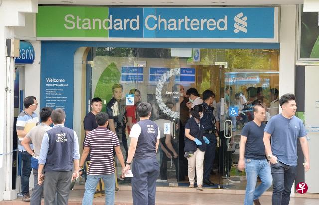 案件发生后,警员在现场严密调查。(档案照) 案件发生后,警员在现场严密调查。(档案照)