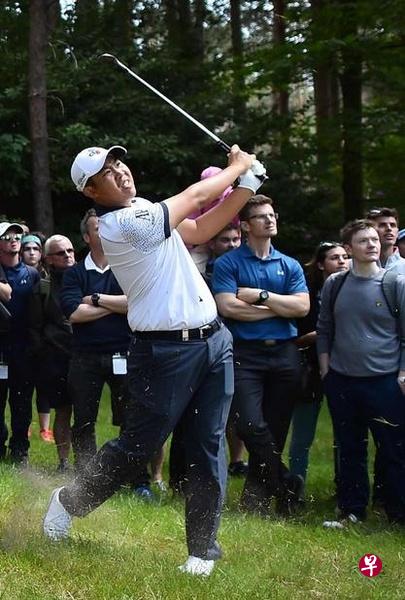 安秉勋在本届英国高球公开赛次圈战罢,并列第15位。(法新社) 安秉勋在本届英国高球公开赛次圈战罢,并列第15位。(法新社)