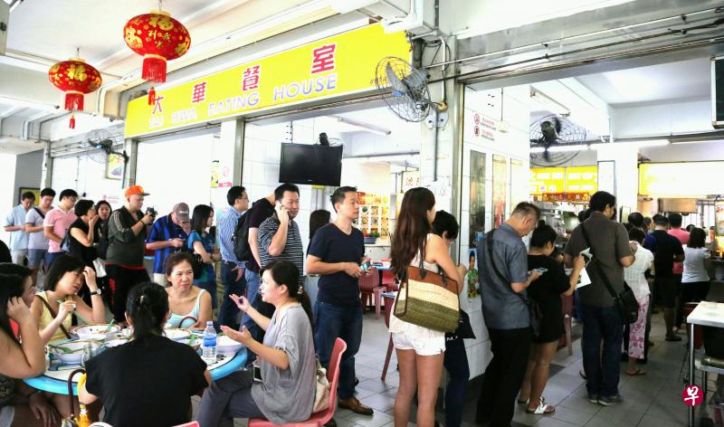 位于禧街拥有50年历史的大华猪肉粿条面,获颁米其林一星后,今早大排长龙。(庄耿闻摄) 位于禧街拥有50年历史的大华猪肉粿条面,获颁米其林一星后,今早大排长龙。(庄耿闻摄)