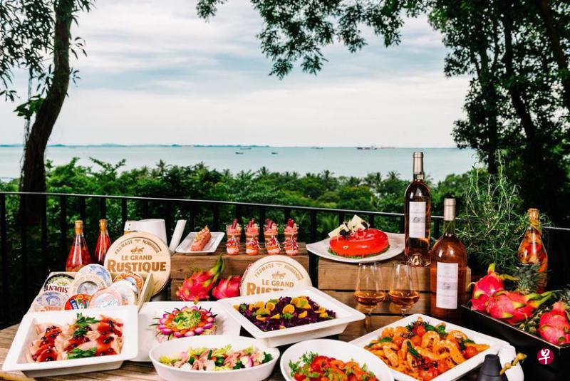 Kwee Zeen餐馆首次推出法国桃红葡萄酒早午自助餐。(商家提供) Kwee Zeen餐馆首次推出法国桃红葡萄酒早午自助餐。(商家提供)