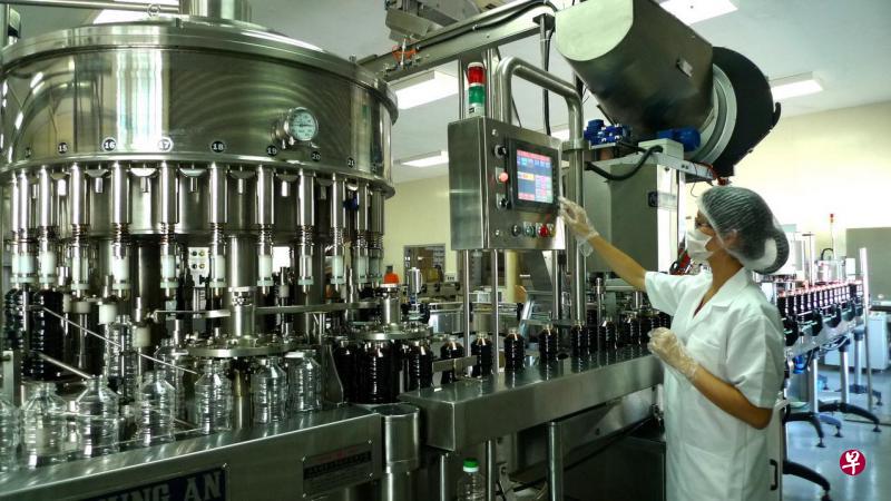 大华食品董事经理白毅柏说:“食品安全是一条大道。” 大华食品董事经理白毅柏说:“食品安全是一条大道。”