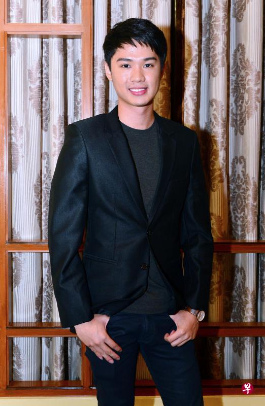 陈一熙将首次演出电影，他说没有父母陈之财与向云那样有信心。→前游泳国手兼音乐人金文明片中将饰演年轻的李迪文。（联合晚报图）