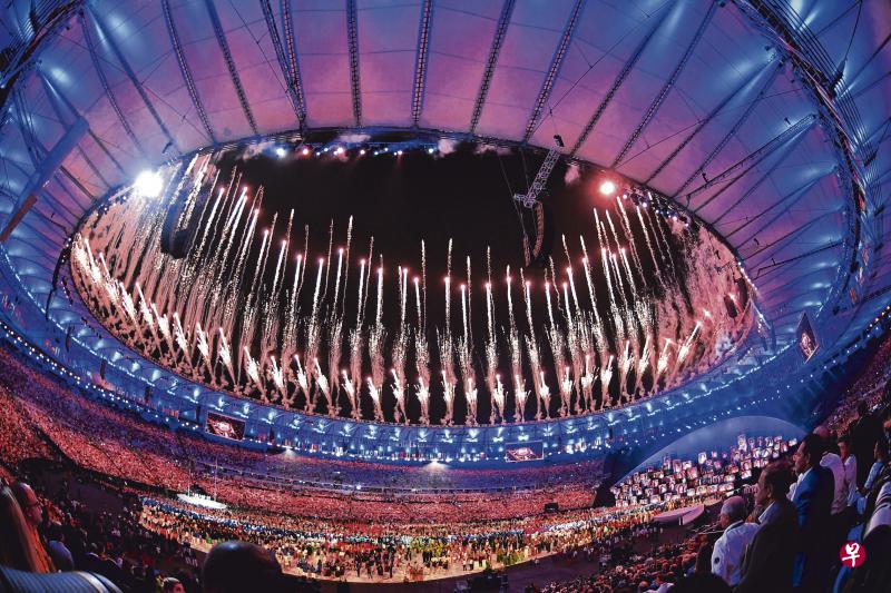 开幕式光彩夺目,为巴西留下一个美丽的夜晚。(法新社) 开幕式光彩夺目,为巴西留下一个美丽的夜晚。(法新社)