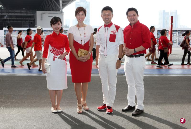 麦波申区议员陈佩玲(左起),总理公署、外交部兼交通部高级政务部长杨莉明,文化、社区及青年部政务次长马炎庆以及义顺集选区议员郭献川,精心打造的国庆装引人注目。(梁麒麟摄) 麦波申区议员陈佩玲(左起),总理公署、外交部兼交通部高级政务部长杨莉明,文化、社区及青年部政务次长马炎庆以及义顺集选区议员郭献川,精心打造的国庆装引人注目。(梁麒麟摄)