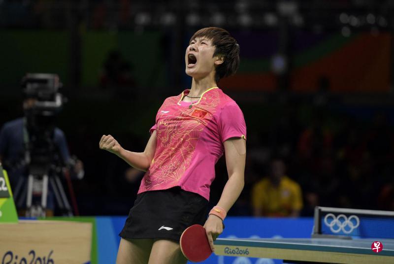 丁宁实现了夺取世锦赛、世界杯与奥运会三项女单冠军的大满贯。(法新社) 丁宁实现了夺取世锦赛、世界杯与奥运会三项女单冠军的大满贯。(法新社)