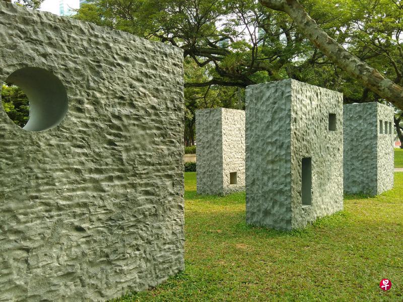 ■这组公共石雕在滨海公园伊丽莎白道林谋盛记念碑旁永久展出。 ■这组公共石雕在滨海公园伊丽莎白道林谋盛记念碑旁永久展出。