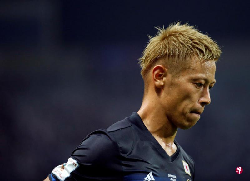 本田圭佑为日本先拔头筹,最终却看着球队输掉比赛。(路透社) 本田圭佑为日本先拔头筹,最终却看着球队输掉比赛。(路透社)