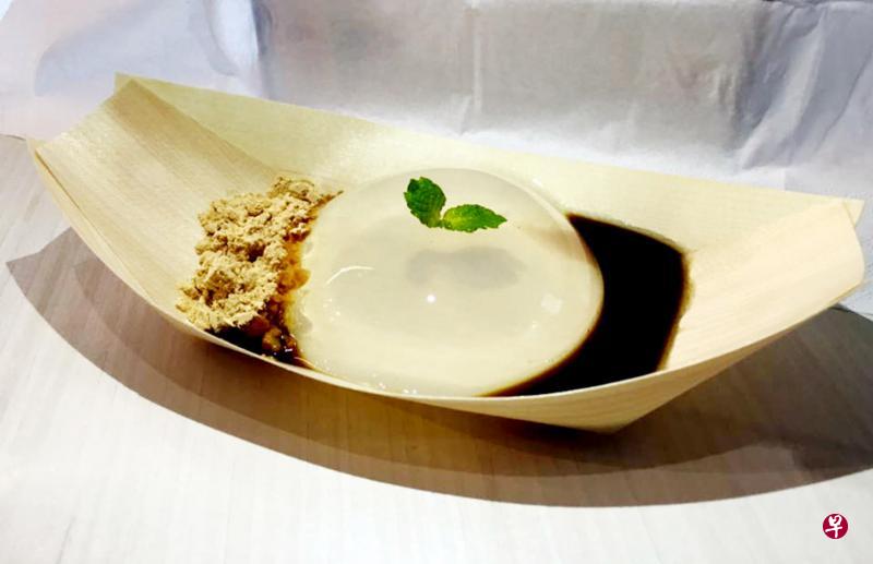 在纽约和日本很流行的“雨滴蛋糕”是Soo Bing Bing的主打甜品。(网络照) 在纽约和日本很流行的“雨滴蛋糕”是Soo Bing Bing的主打甜品。(网络照)