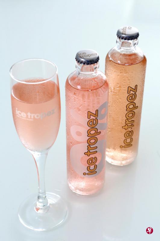 Ice Tropez葡萄酒饮分含酒精及无酒精两种。（龙国雄摄）