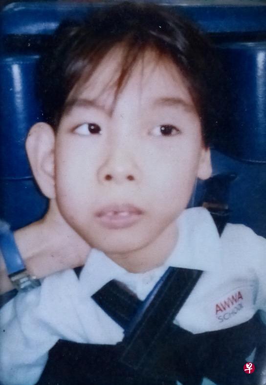 当年15岁的郑庆扬上学时的模样。(受访者提供) 当年15岁的郑庆扬上学时的模样。(受访者提供)