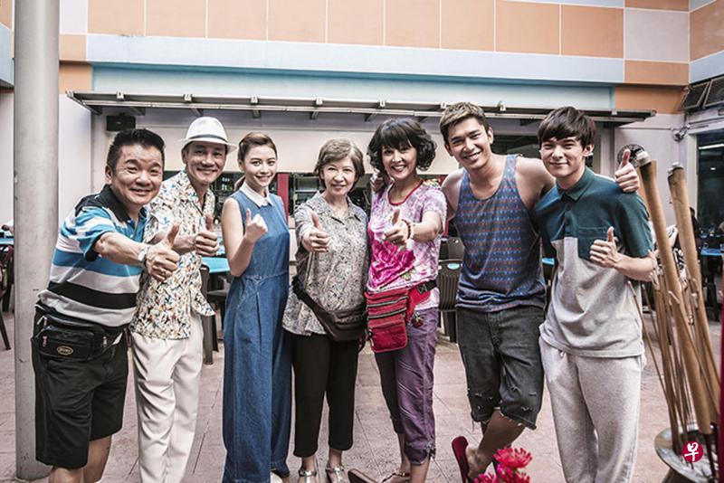 《吃饱没》结合一群“老福建”和新生代演员。右二为黄俊雄。 《吃饱没》结合一群“老福建”和新生代演员。右二为黄俊雄。