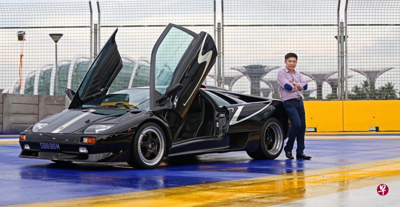 戴高乐与他的Lamborghini Diablo SV。(叶振忠摄) 戴高乐与他的Lamborghini Diablo SV。(叶振忠摄)