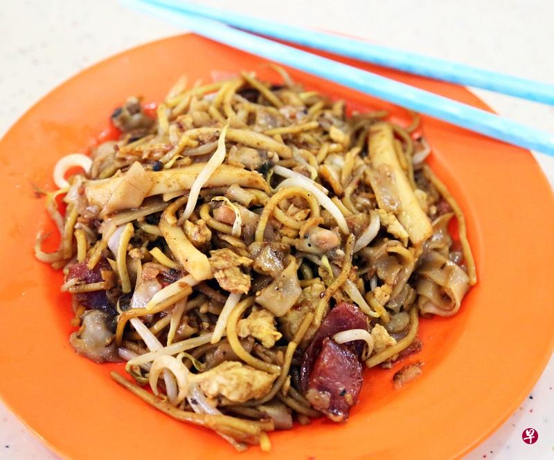 《牛津英语词典》再收录10个新加坡式英文单词,包括本地美食“char kway teow”(炒粿条)。 (档案照) 《牛津英语词典》再收录10个新加坡式英文单词,包括本地美食“char kway teow”(炒粿条)。 (档案照)