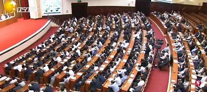 据《辽宁日报》报道,这次警示教育大会是辽宁近年来召开的层次最高、规模最大的一次重要会议。(互联网) 据《辽宁日报》报道,这次警示教育大会是辽宁近年来召开的层次最高、规模最大的一次重要会议。(互联网)