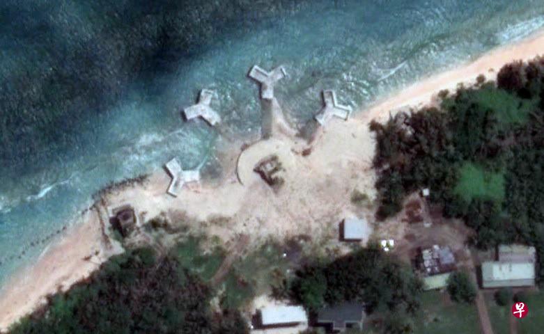 Google Earth更新图资后太平岛出现新建机密军事工程。(图片翻摄自Google Earth) Google Earth更新图资后太平岛出现新建机密军事工程。(图片翻摄自Google Earth)