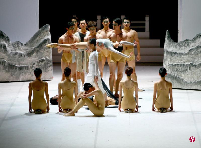 古代美女西施以西方芭蕾的艺术形式,向海外观众讲述东方故事。(苏州芭蕾舞团提供) 古代美女西施以西方芭蕾的艺术形式,向海外观众讲述东方故事。(苏州芭蕾舞团提供)