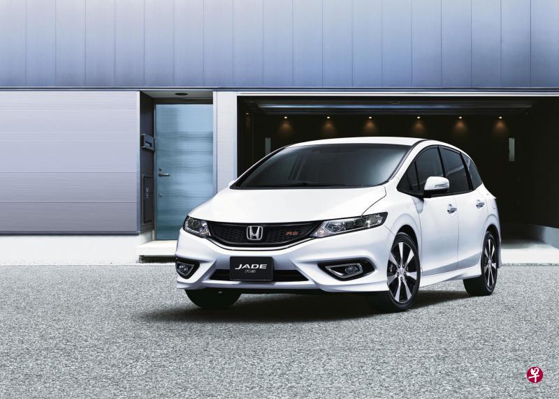 本田Jade RS属于较小型的休旅车,外形动感时尚。 本田Jade RS属于较小型的休旅车,外形动感时尚。